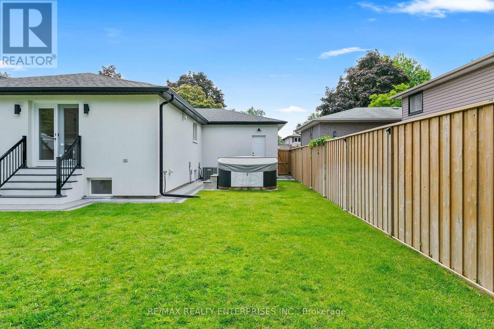 1829 Barsuda Drive, Mississauga, ON - Outdoor With Exterior