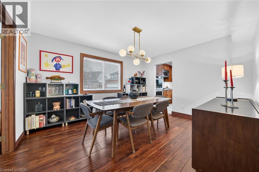 6 Regal Drive, Hamilton, ON - Indoor Photo Showing Dining Room