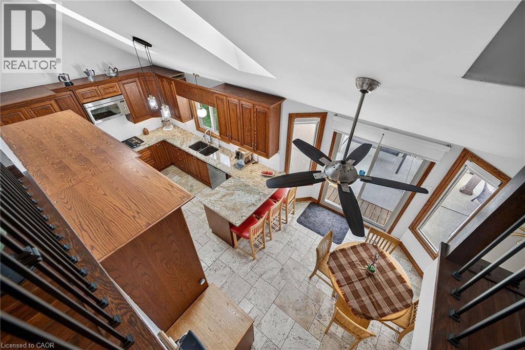 6 Regal Drive, Hamilton, ON - Indoor Photo Showing Other Room