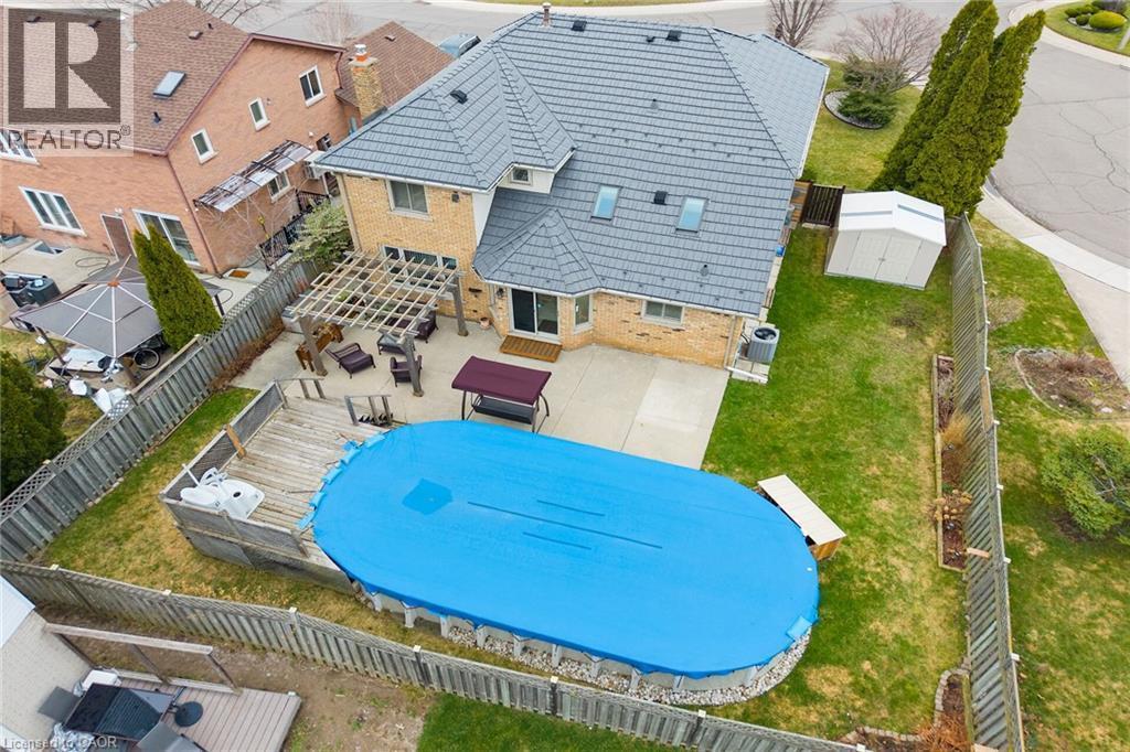 6 Regal Drive, Hamilton, ON - Outdoor