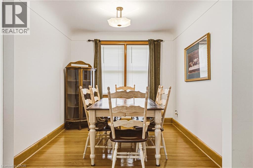 208 Glencarry Avenue, Hamilton, ON - Indoor Photo Showing Dining Room