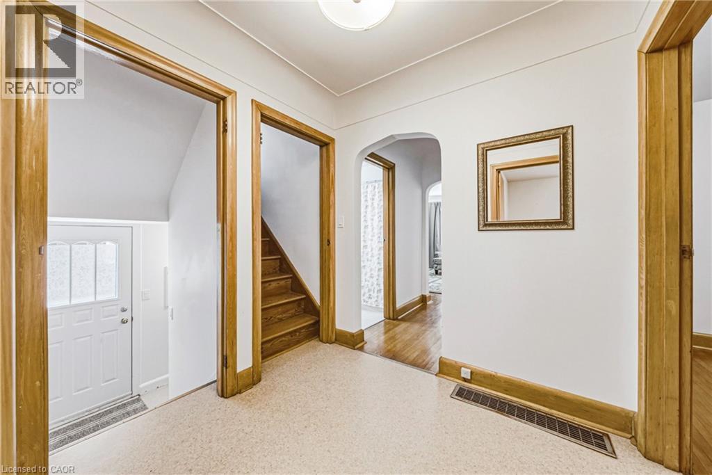 208 Glencarry Avenue, Hamilton, ON - Indoor Photo Showing Other Room