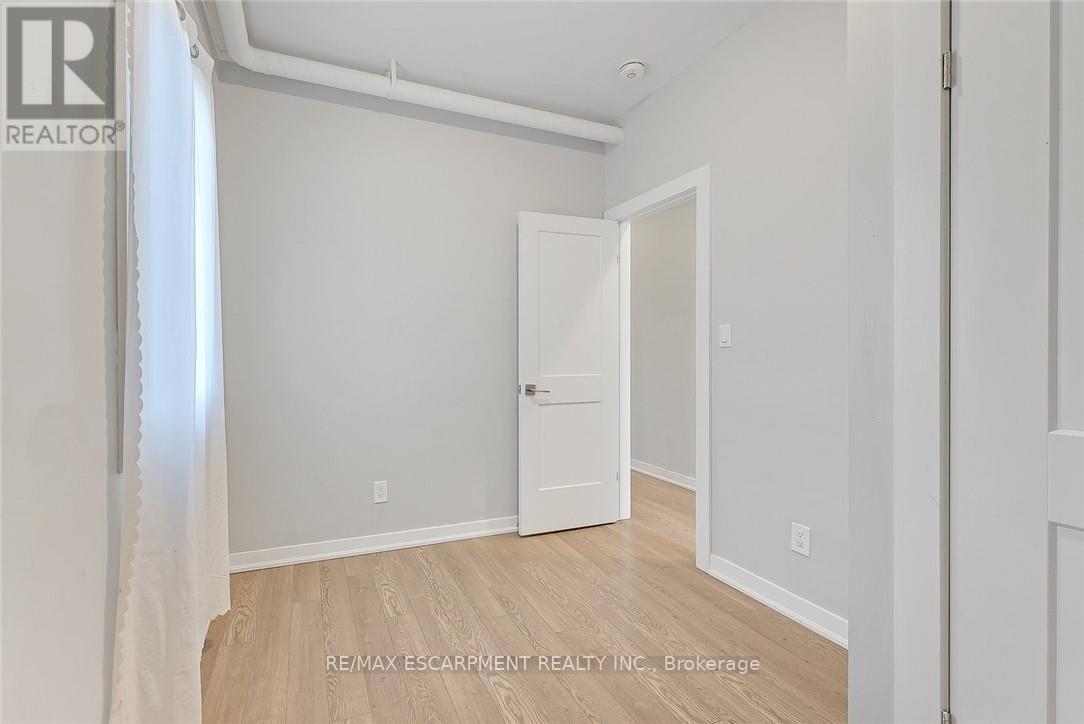 302 - 657 Barton Street E, Hamilton, ON