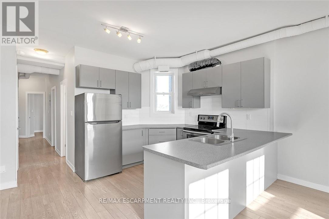 302 - 657 Barton Street E, Hamilton, ON