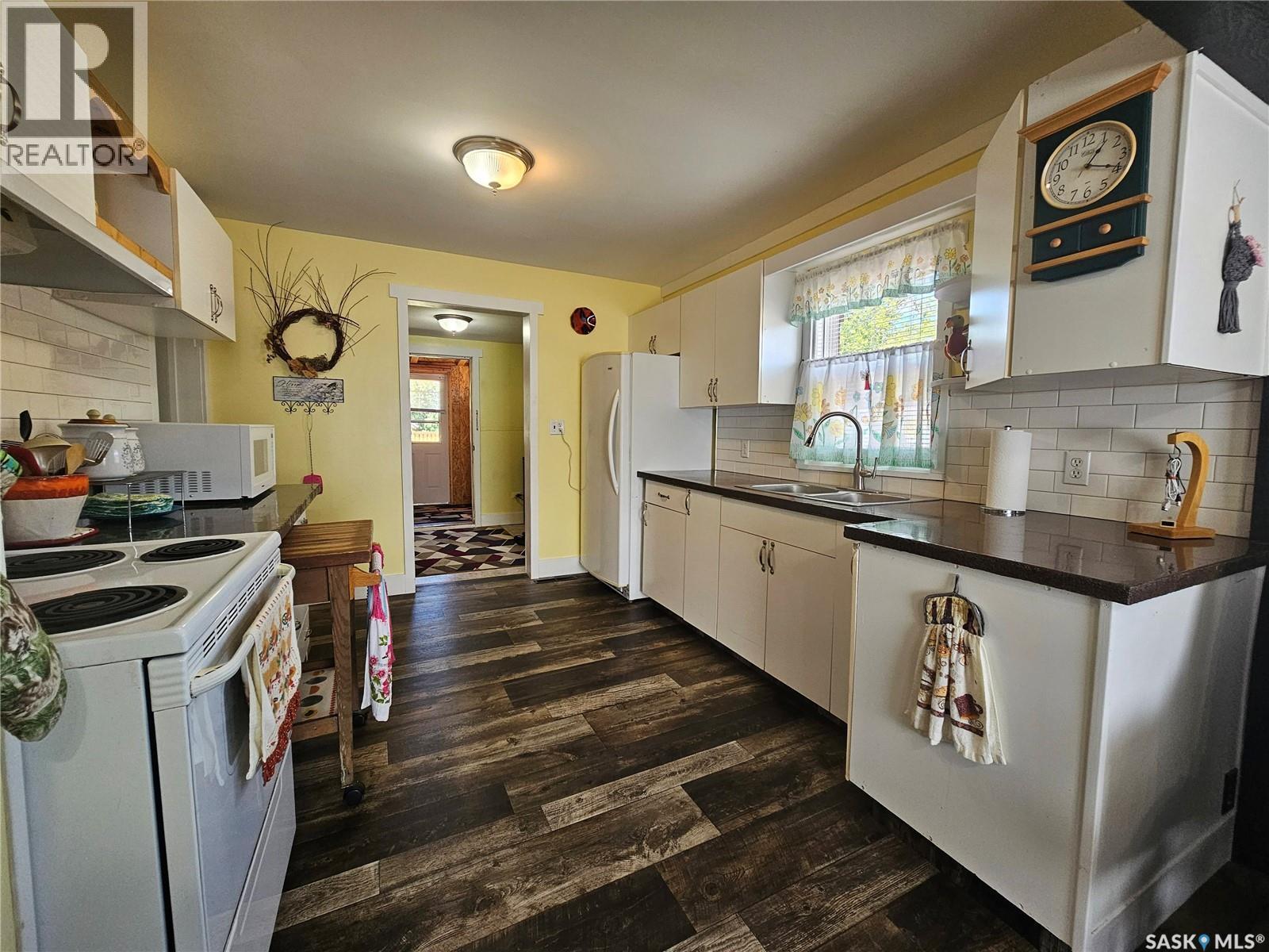 201 Main Street, Glaslyn, SK