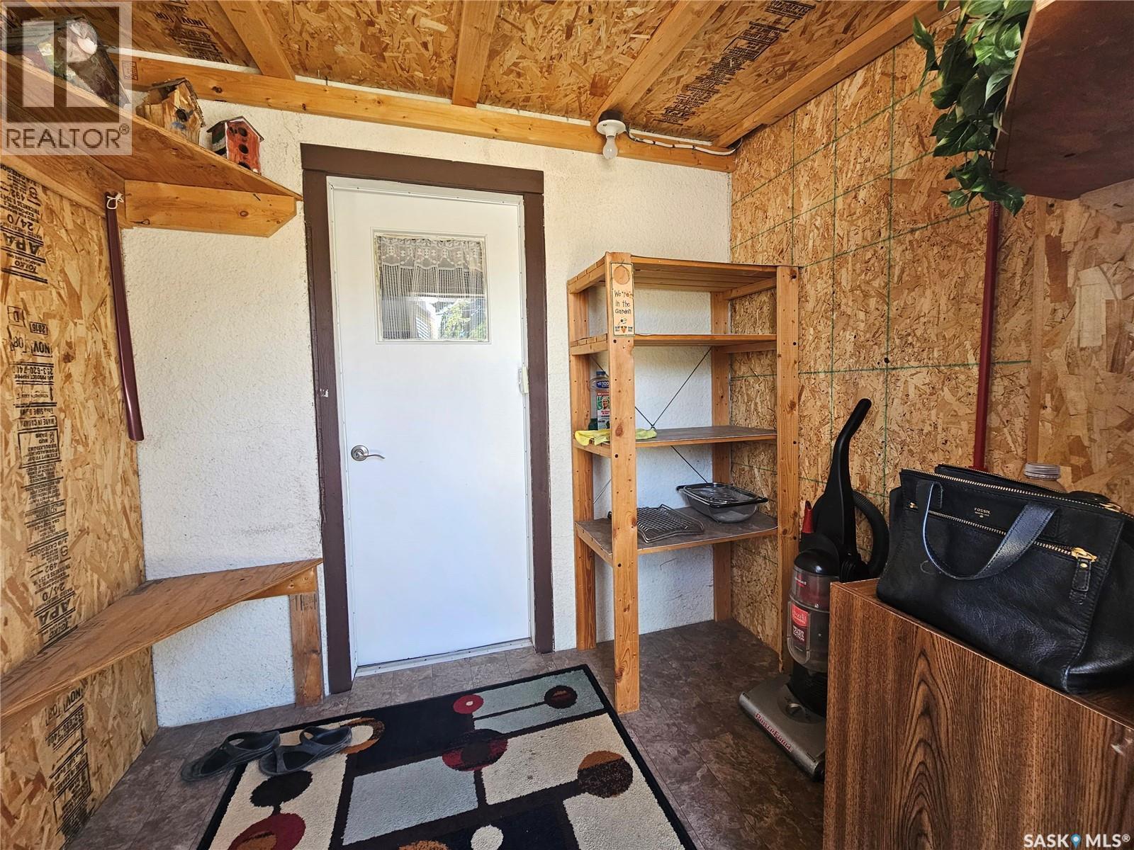 201 Main Street, Glaslyn, SK
