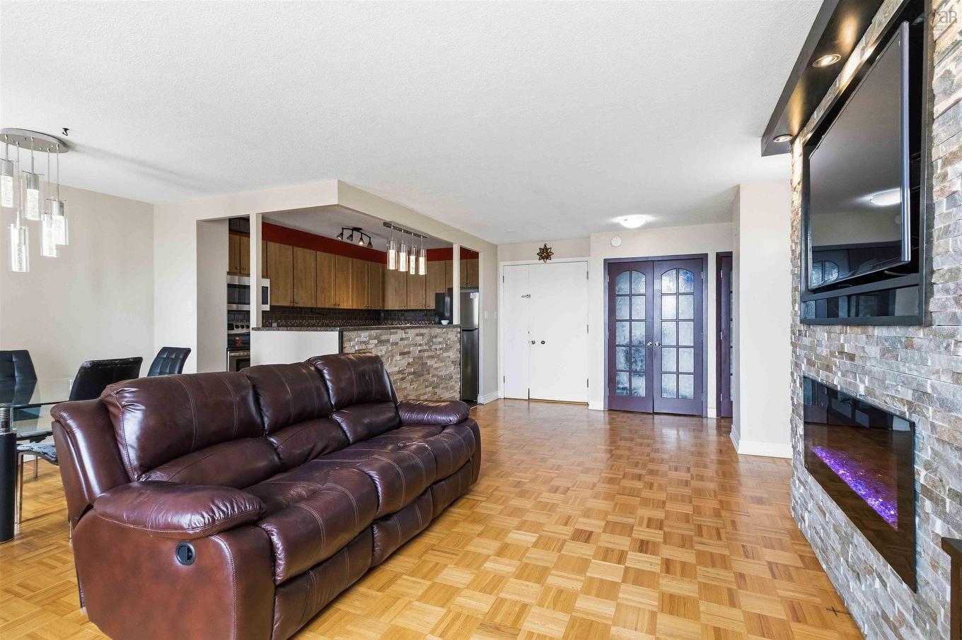 909 5959 Spring Garden Road, Halifax, NS
