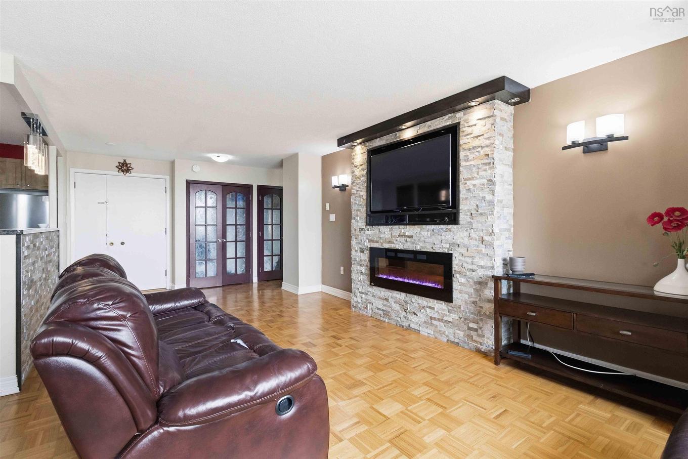 909 5959 Spring Garden Road, Halifax, NS