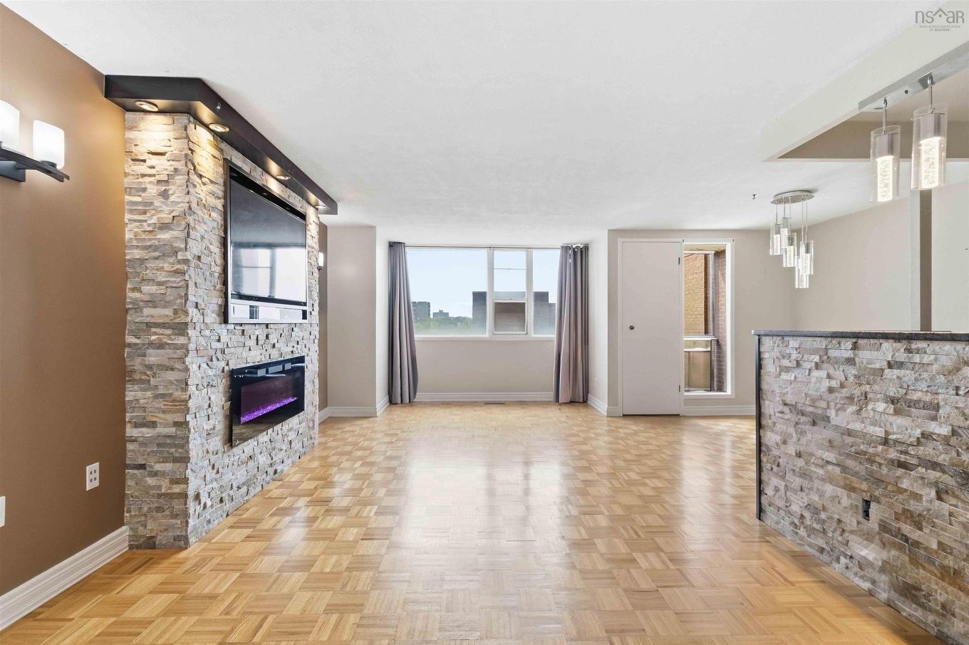 909 5959 Spring Garden Road, Halifax, NS