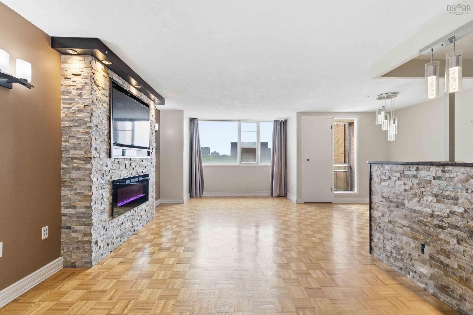 909 5959 Spring Garden Road, Halifax, NS
