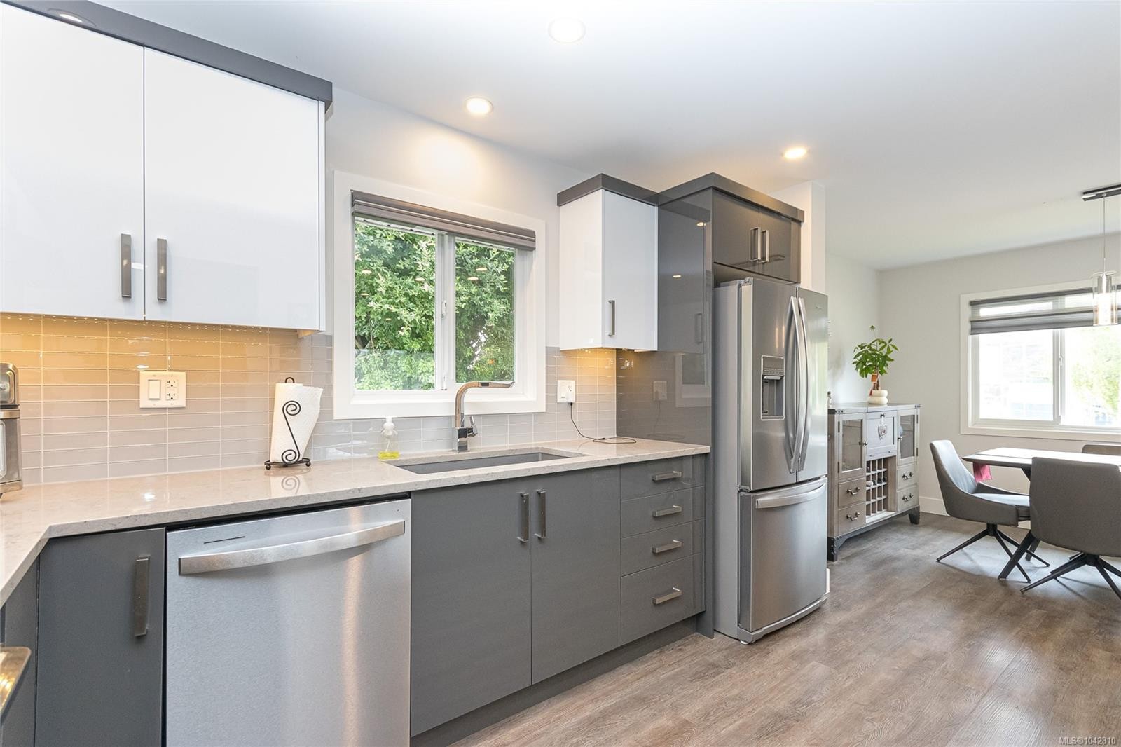 883 Lampson St, Esquimalt, BC