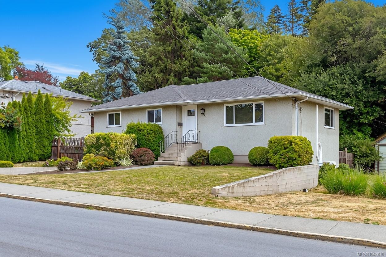 883 Lampson St, Esquimalt, BC
