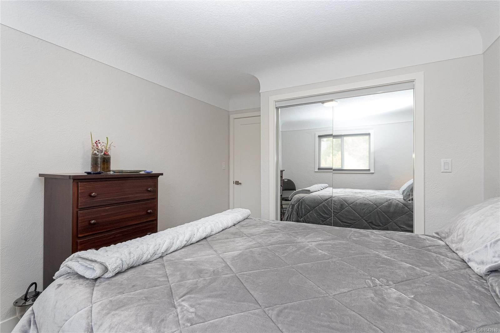 883 Lampson St, Esquimalt, BC