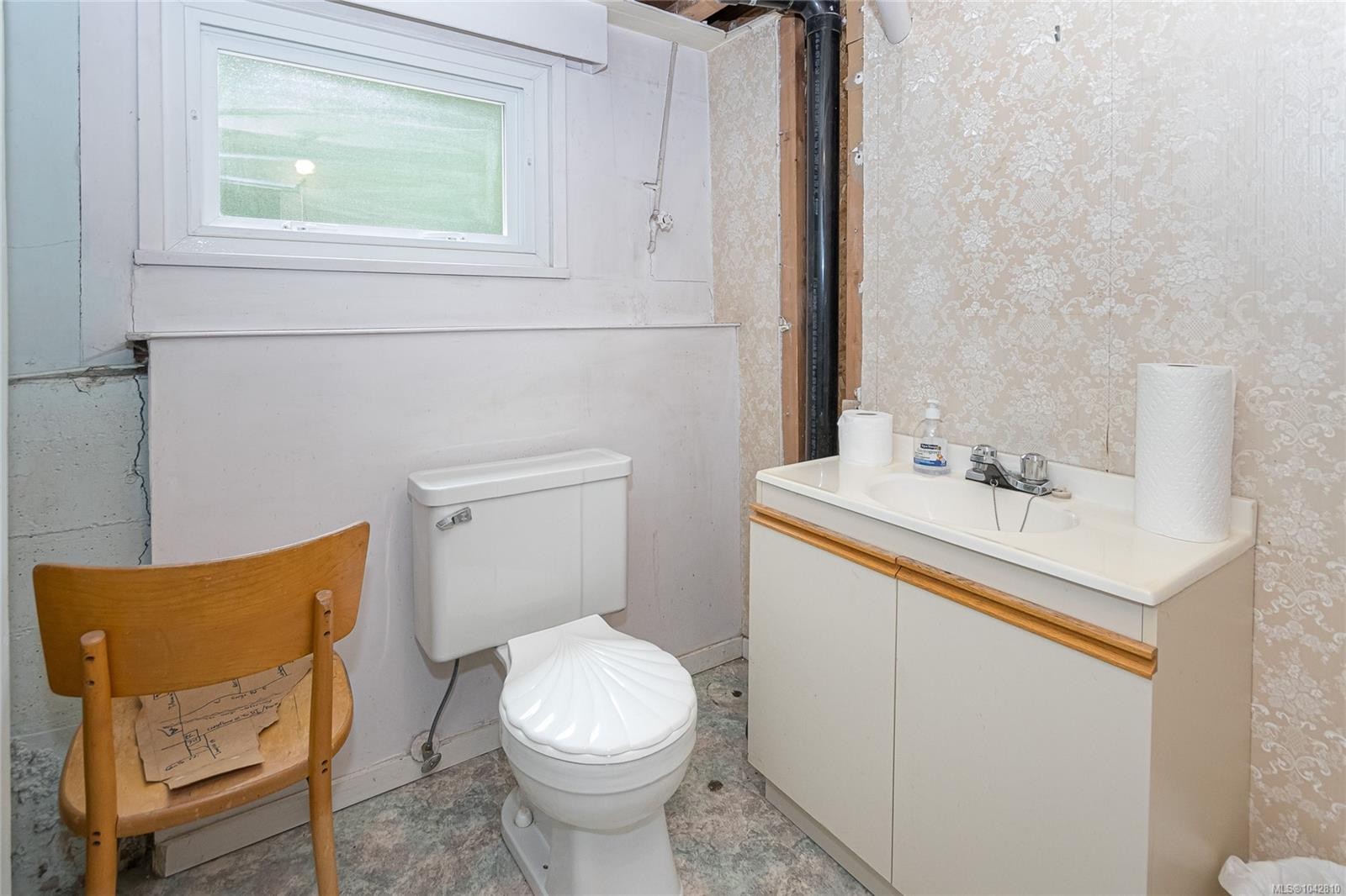 883 Lampson St, Esquimalt, BC
