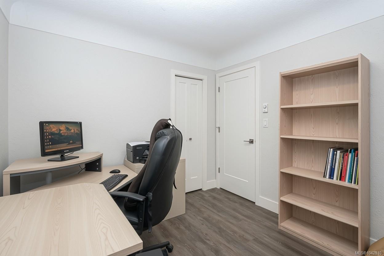 883 Lampson St, Esquimalt, BC