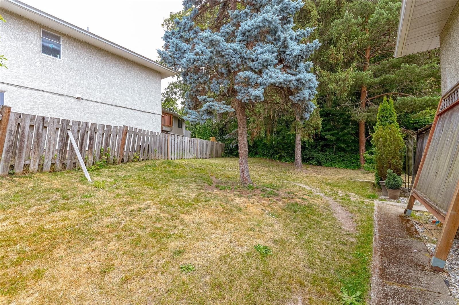 883 Lampson St, Esquimalt, BC