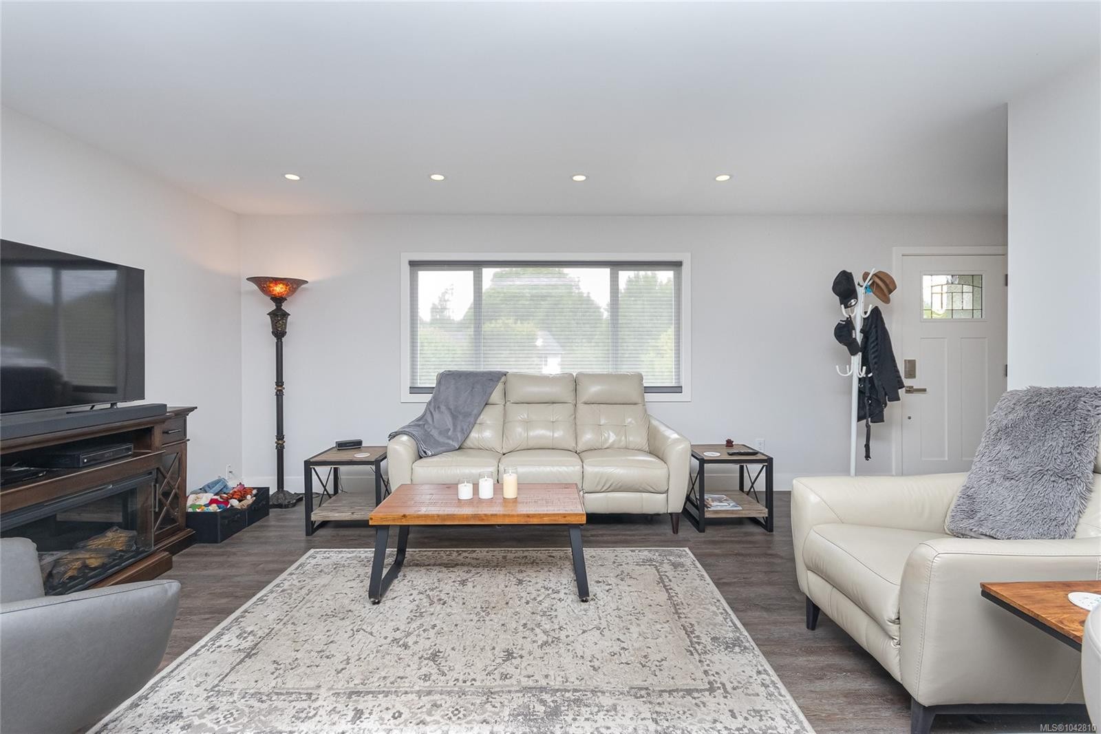 883 Lampson St, Esquimalt, BC