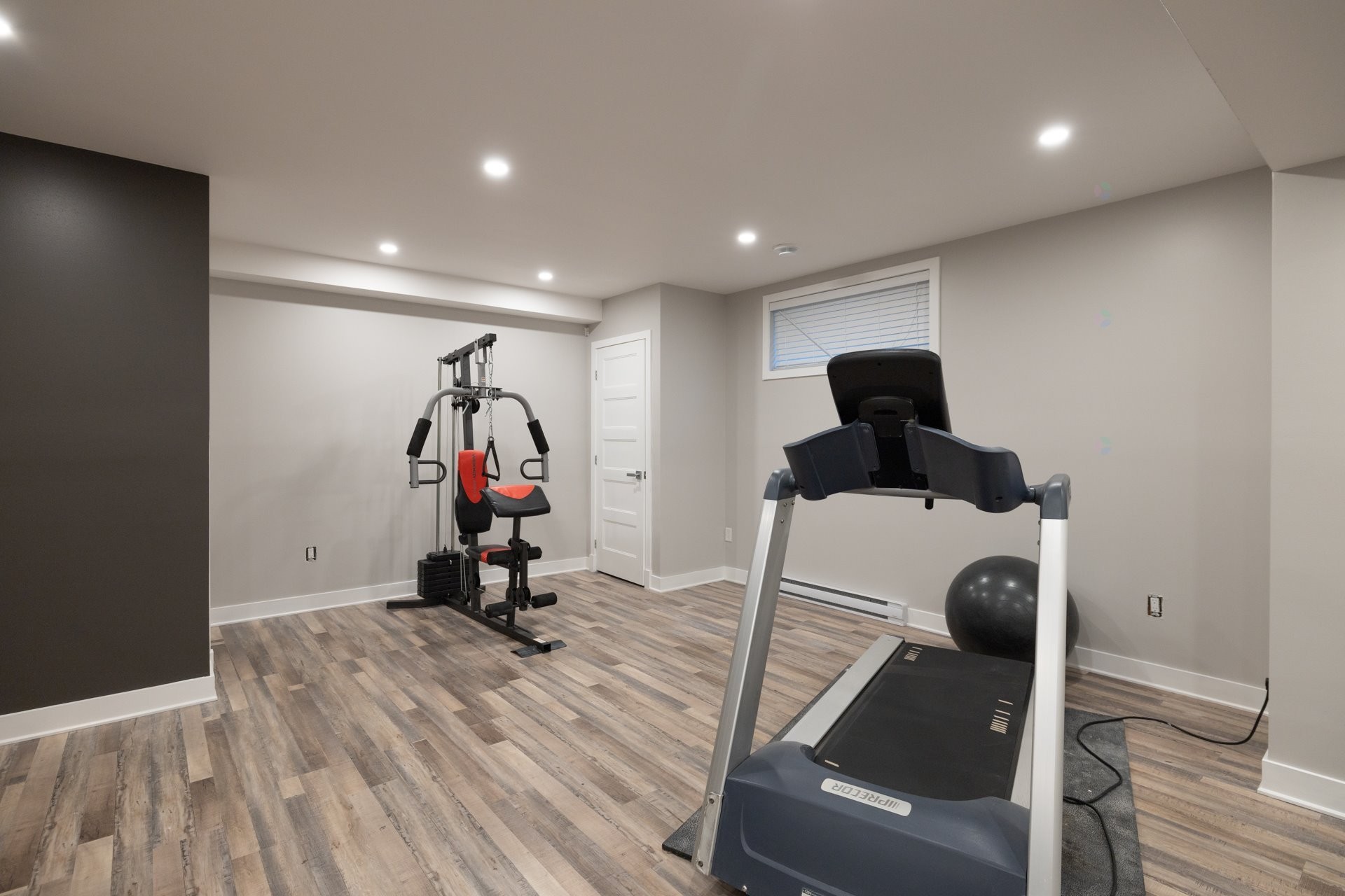 Salle familiale - 38 142E Avenue, Notre-Dame-De-L'Île-Perrot, QC