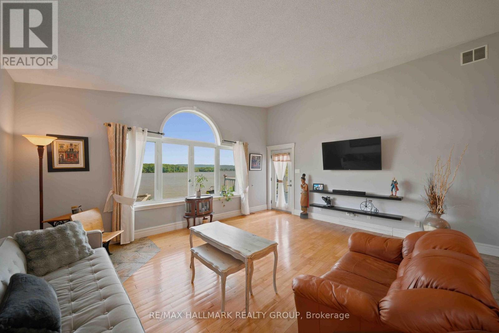 3020 Bay Road, Champlain, ON