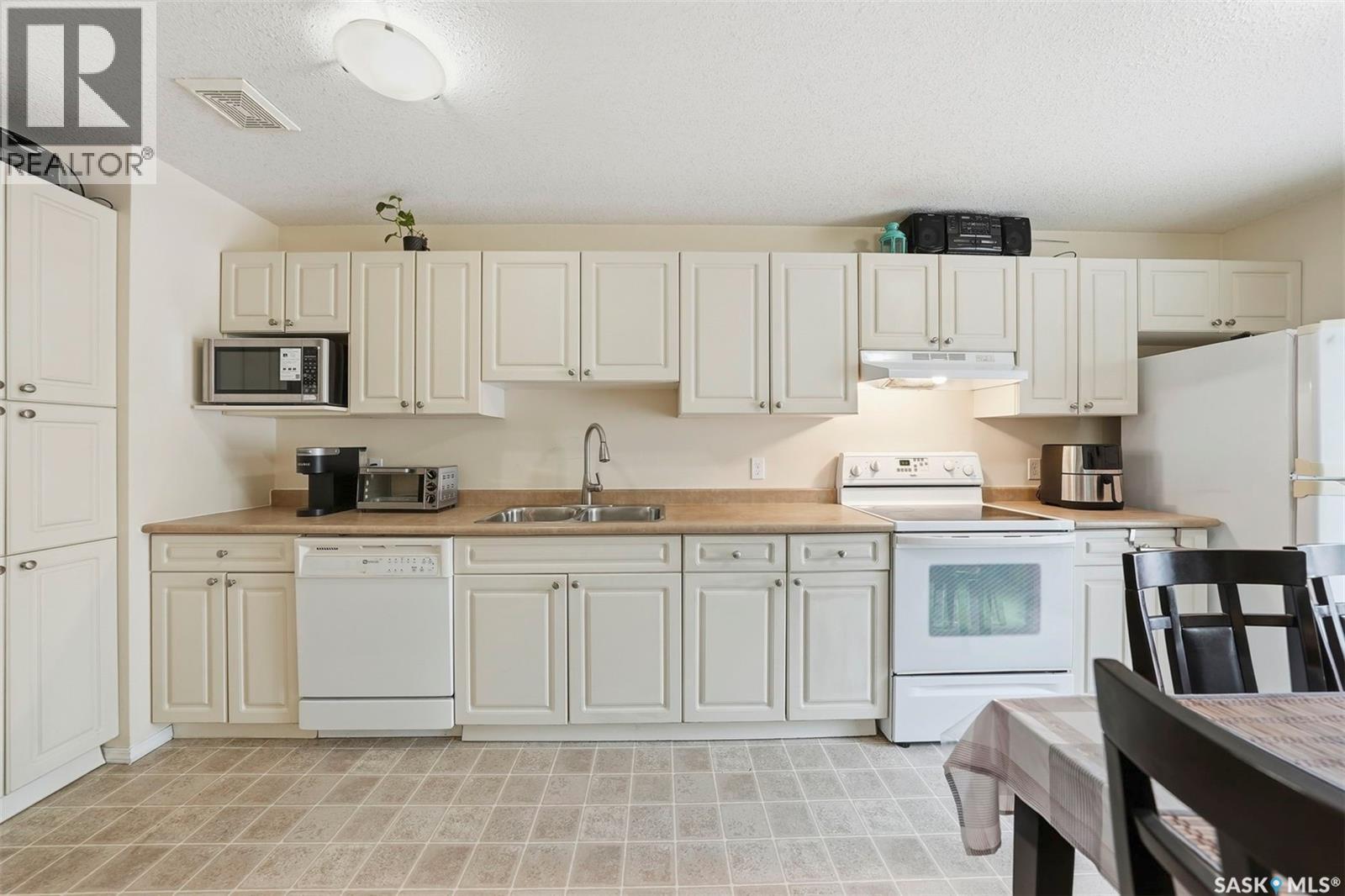 214 Dunlop Street, Saskatoon, SK