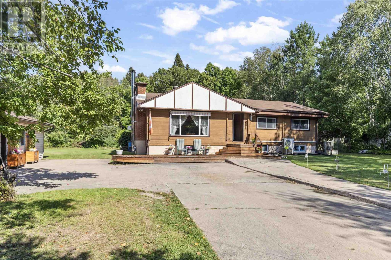 1282 Spring St, Richards Landing, ON