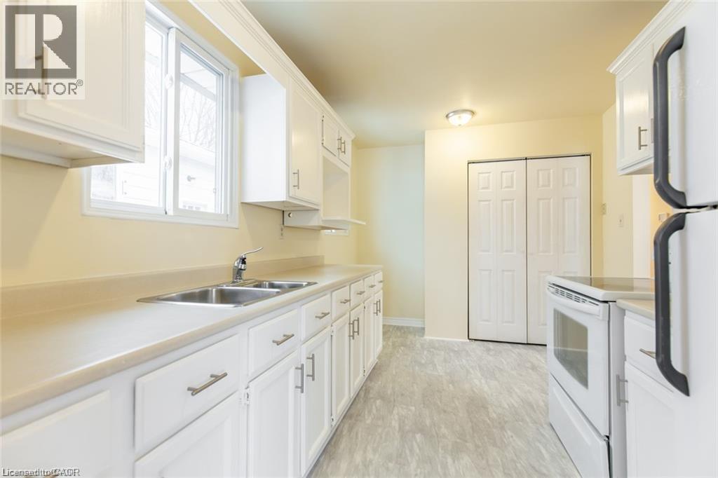 16 Garrow Drive, Hamilton, ON - Indoor Photo Showing Kitchen With Double Sink