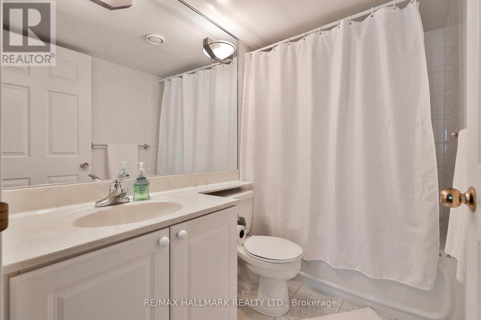 528 - 109 Front Street E, Toronto, ON