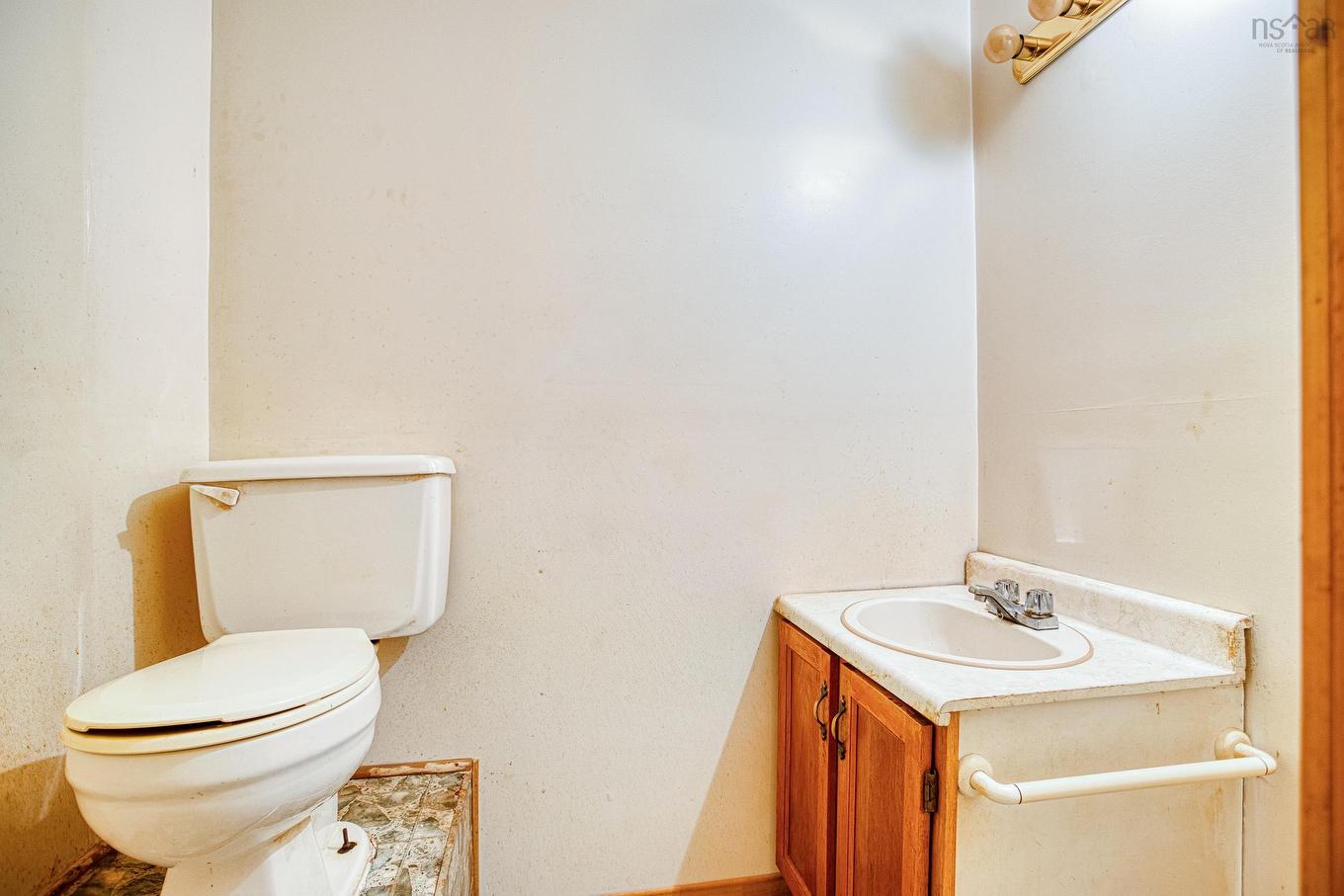 3895 Kencrest Avenue, Halifax, NS - Indoor Photo Showing Bathroom