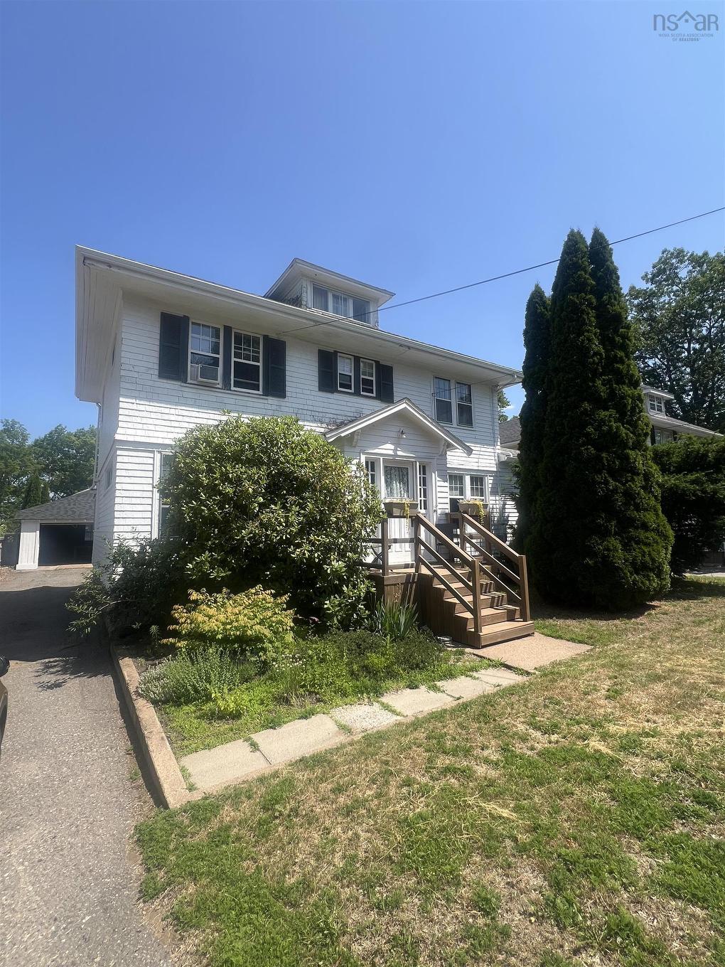 8 Orchard Road, Kentville, NS