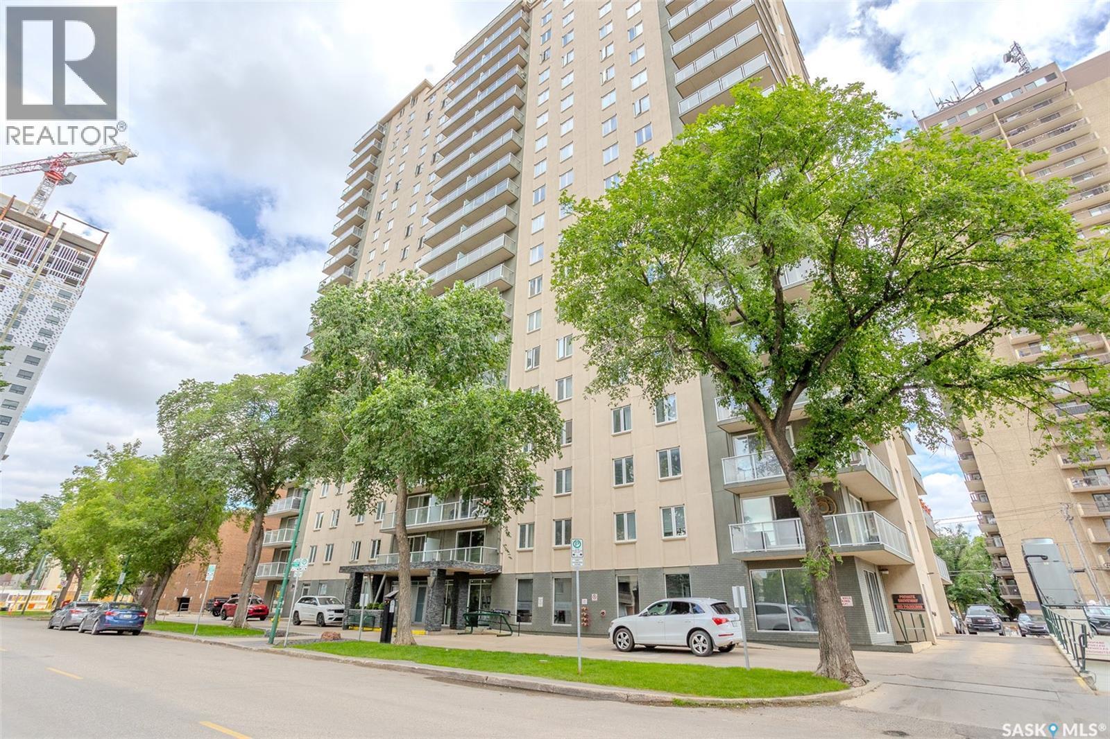 408 320 5Th Avenue N, Saskatoon, SK - Outdoor With Facade