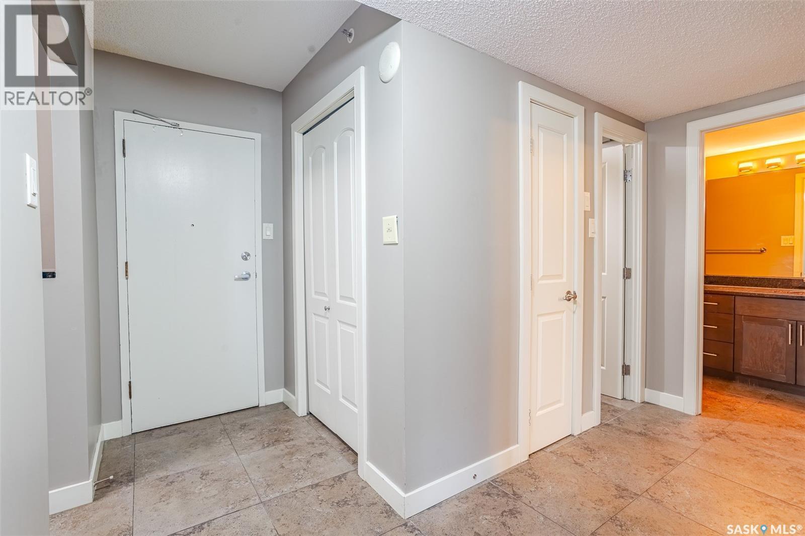 408 320 5Th Avenue N, Saskatoon, SK - Indoor Photo Showing Other Room
