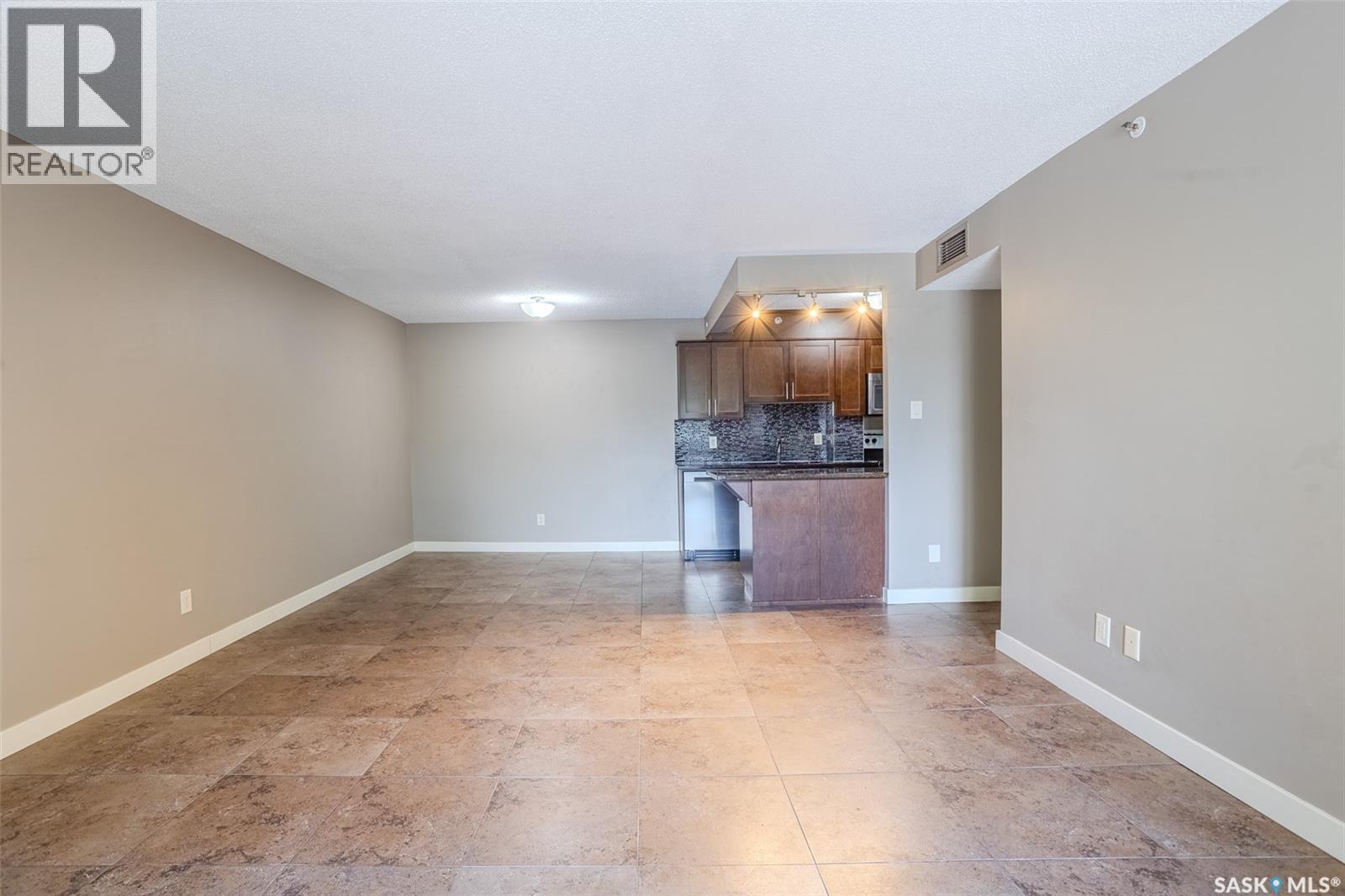 408 320 5Th Avenue N, Saskatoon, SK - Indoor Photo Showing Other Room