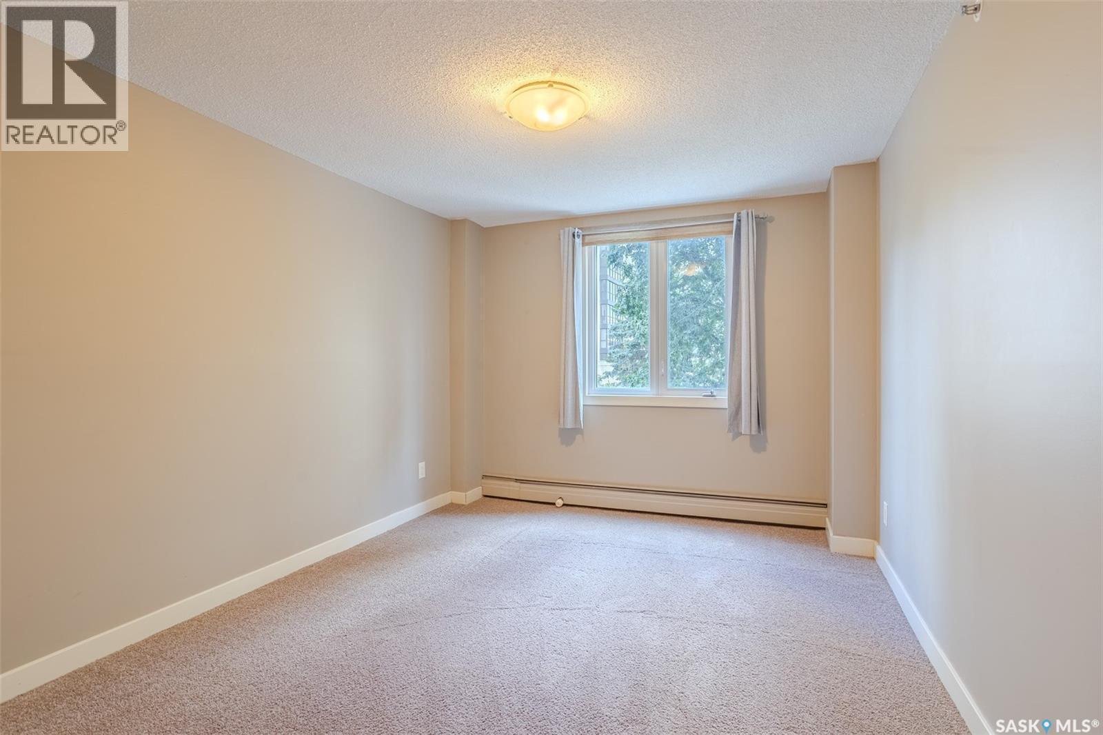 408 320 5Th Avenue N, Saskatoon, SK - Indoor Photo Showing Other Room