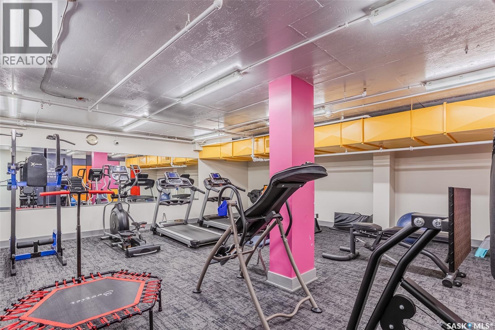 408 320 5Th Avenue N, Saskatoon, SK - Indoor