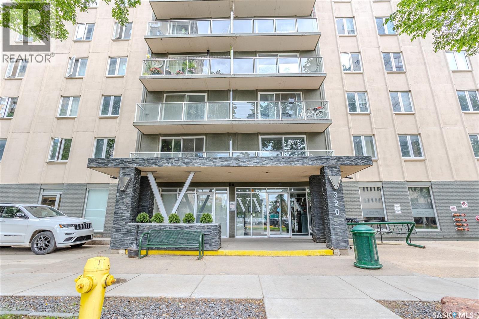 408 320 5Th Avenue N, Saskatoon, SK - Outdoor With Facade