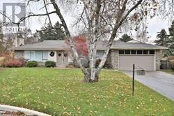 12 KING MAPLE PLACE Toronto, ON M2K 1X6