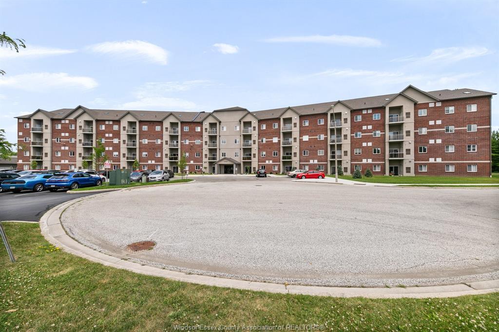 205-1888 Westview, Lasalle, ON