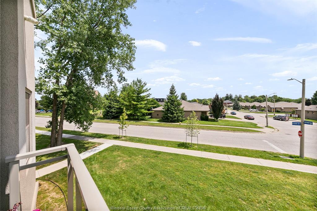 205-1888 Westview, Lasalle, ON
