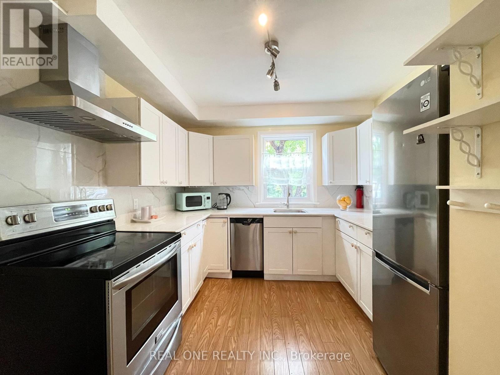 290 Westcourt Place, Waterloo, ON
