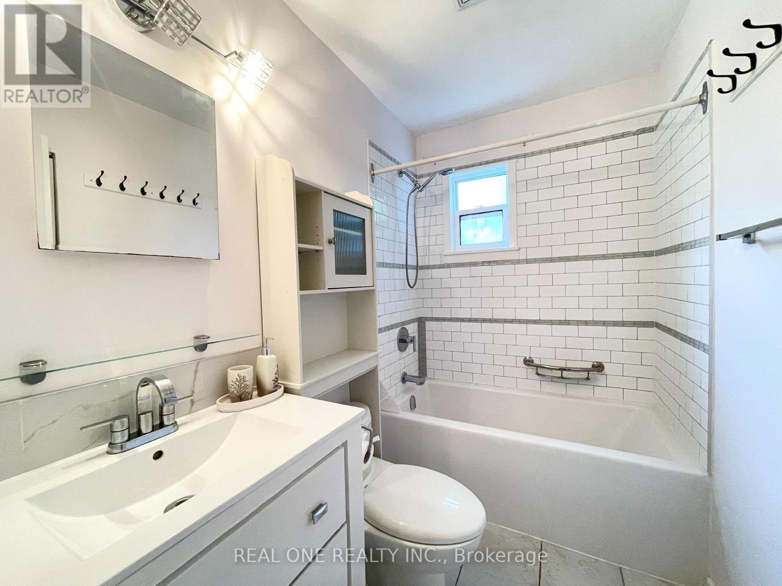 290 Westcourt Place, Waterloo, ON