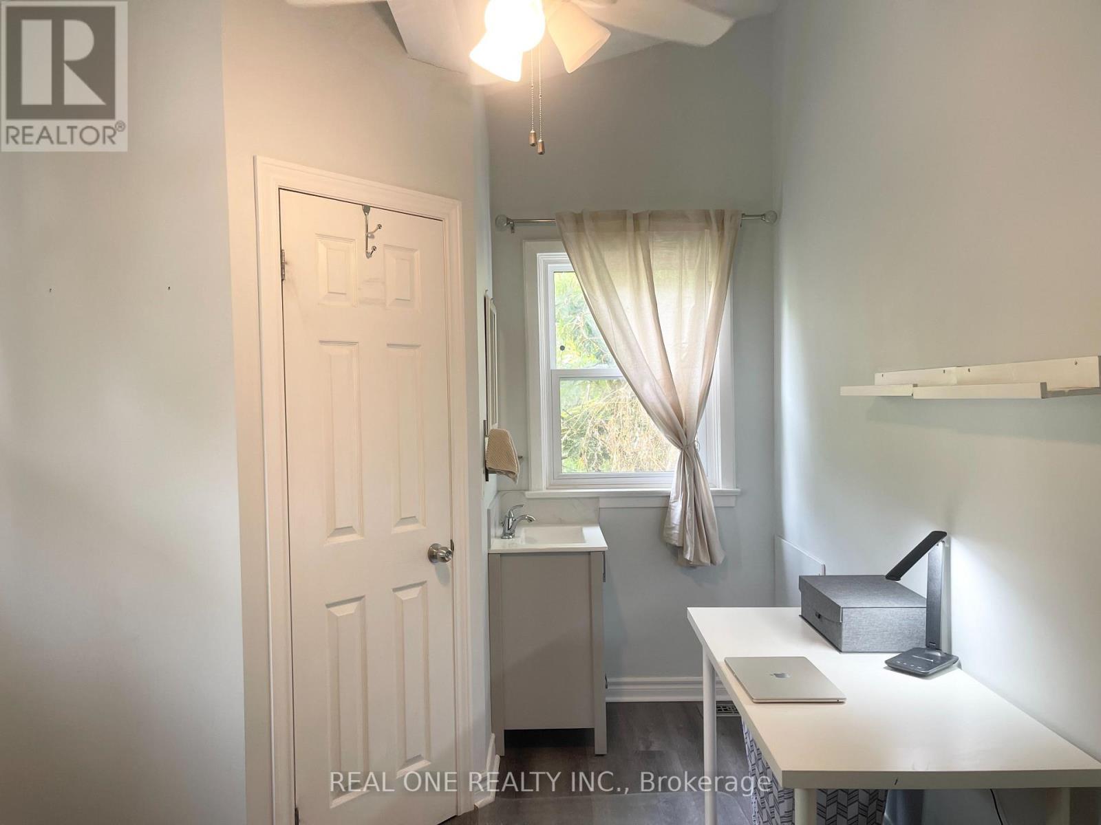 290 Westcourt Place, Waterloo, ON