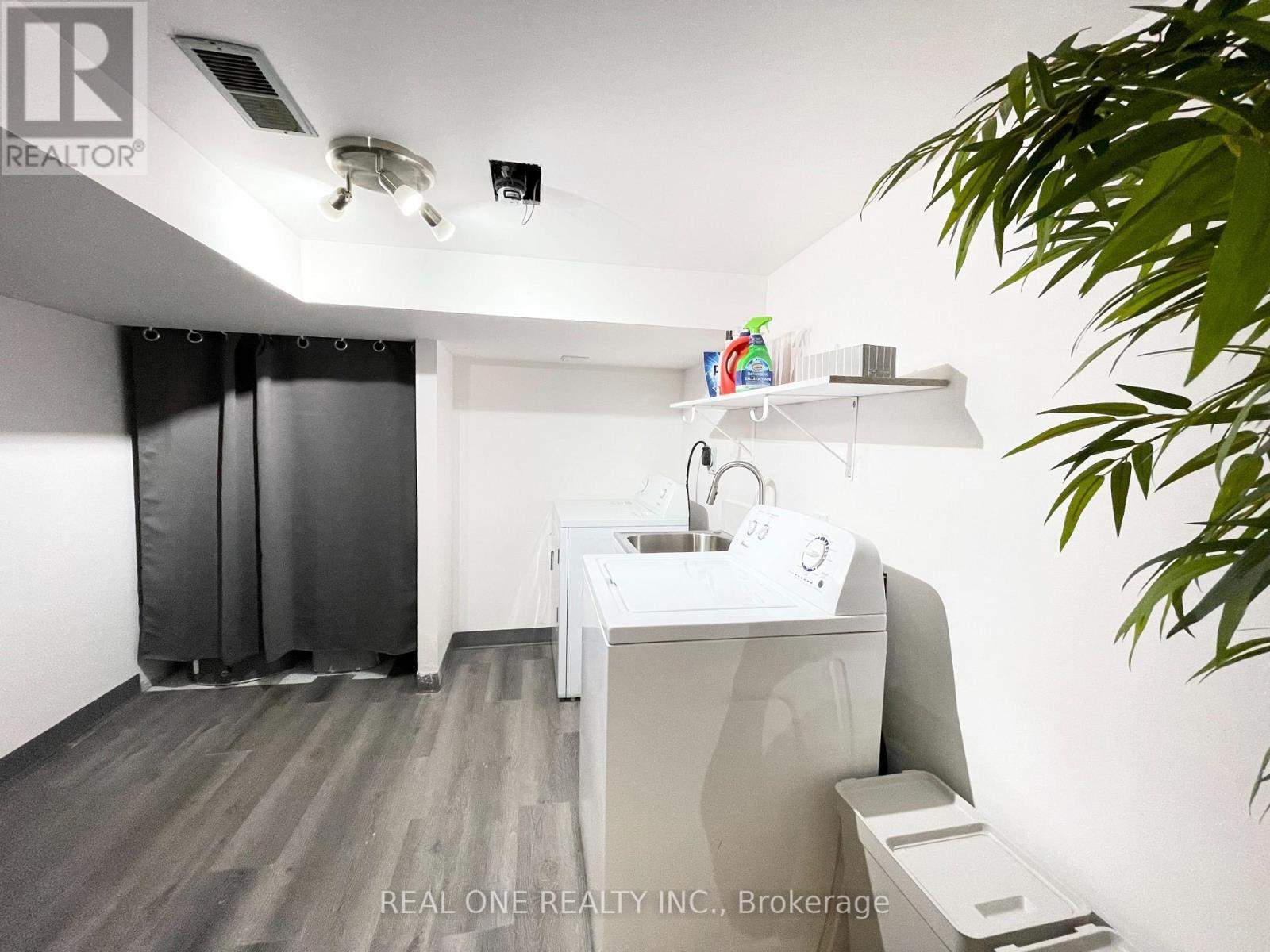 290 Westcourt Place, Waterloo, ON