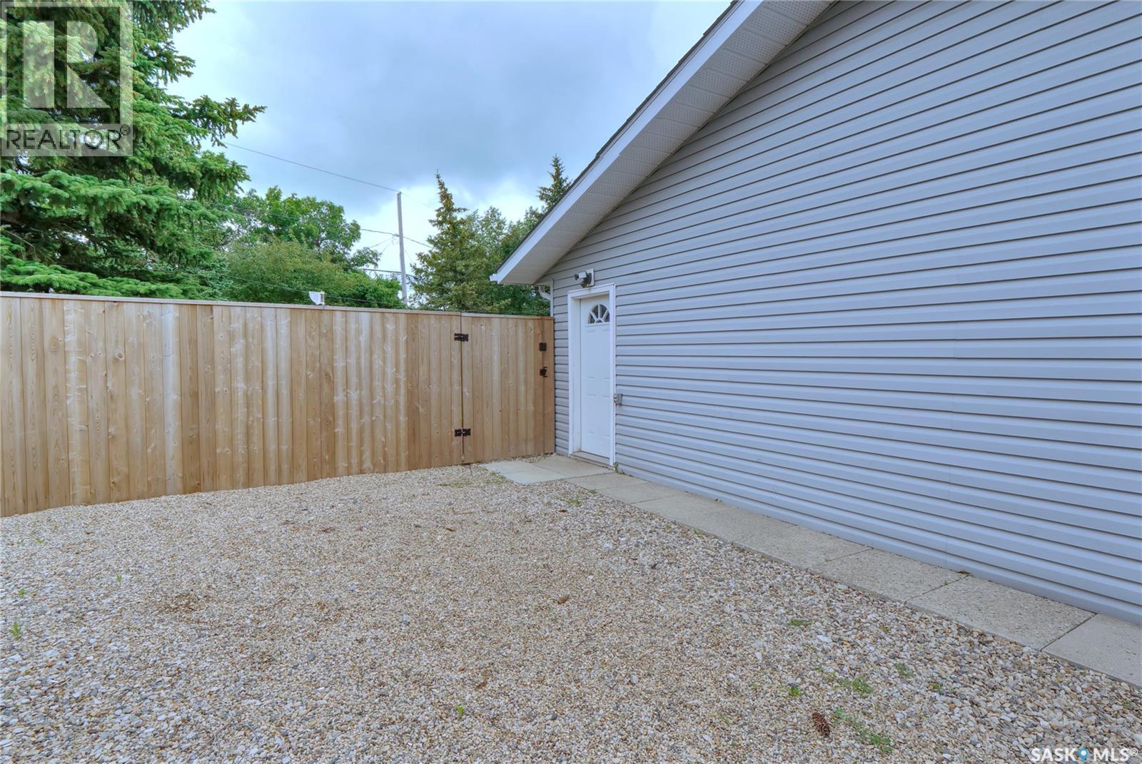 5 Shaw Place, Assiniboia, SK