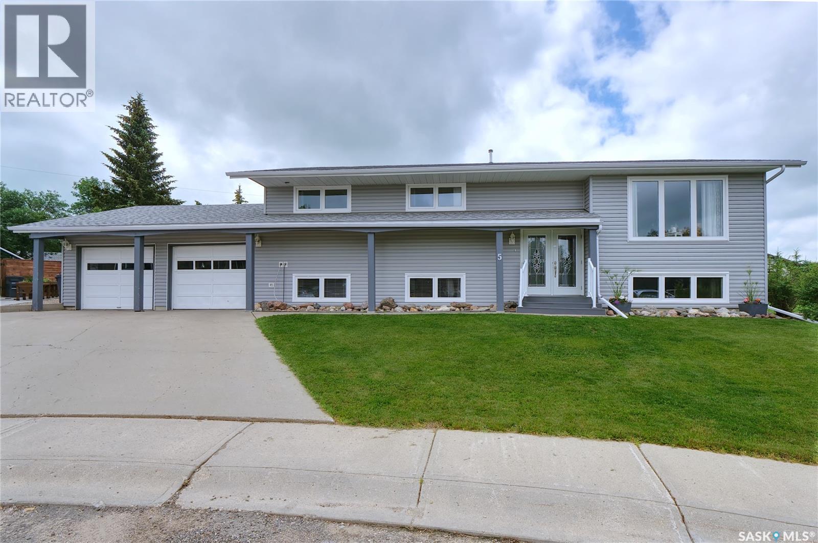 5 Shaw Place, Assiniboia, SK
