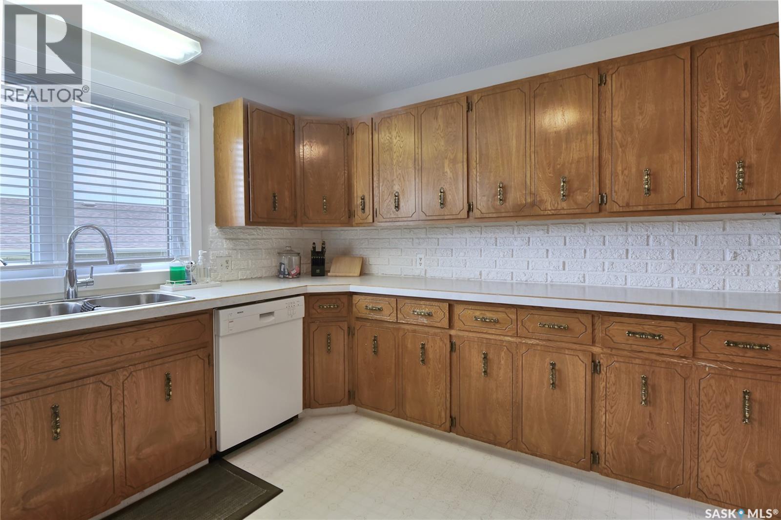 5 Shaw Place, Assiniboia, SK