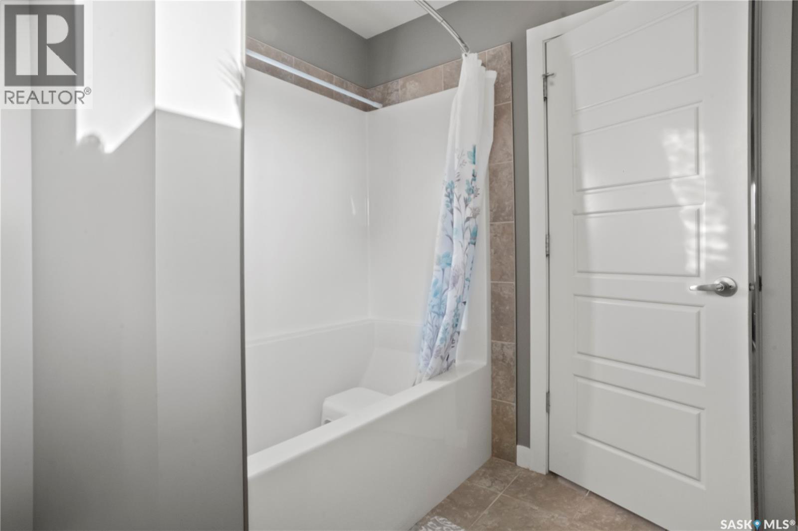 5433 Green Alder Way E, Regina, SK