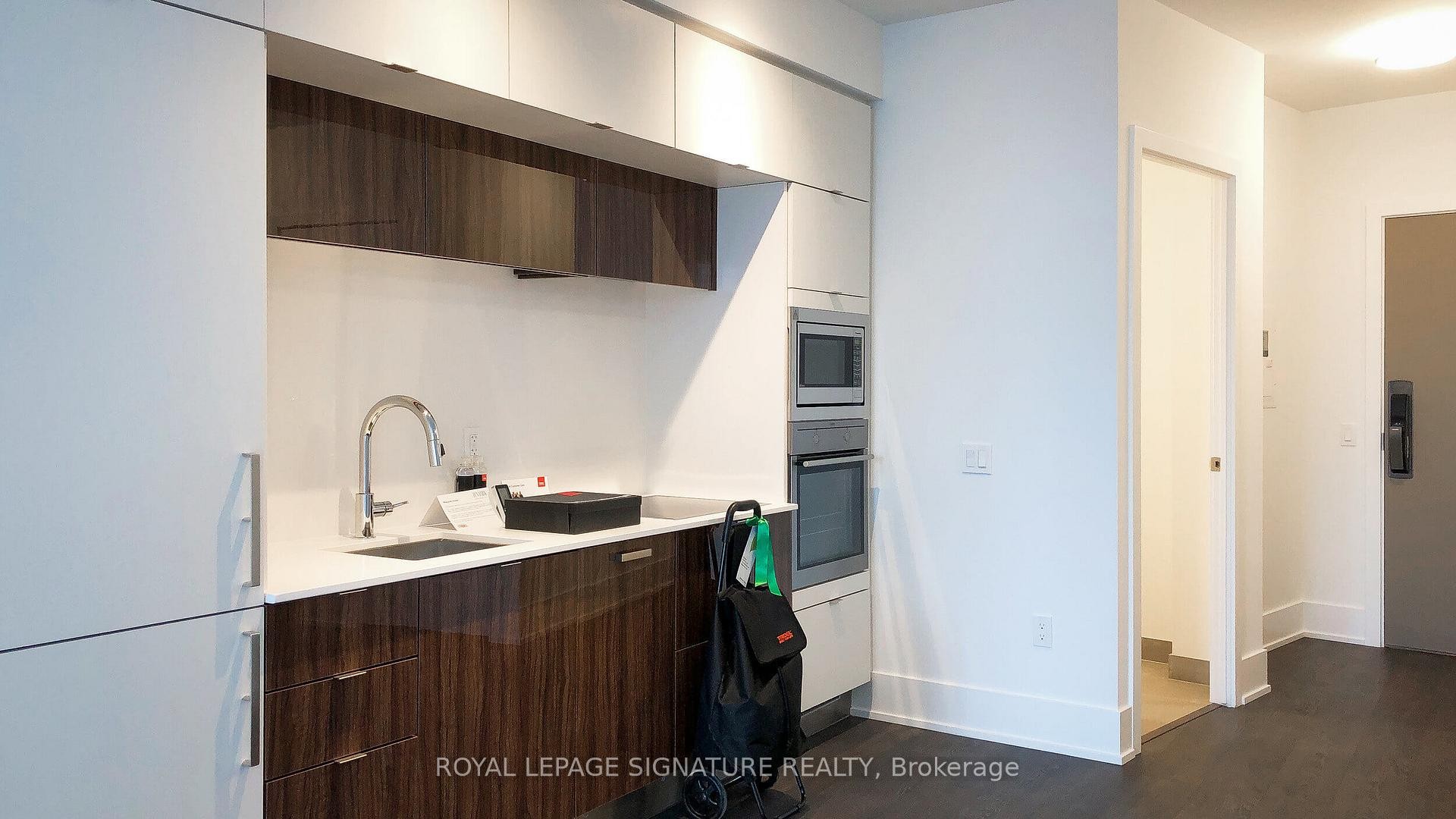 5601-10 York Street, Toronto, ON