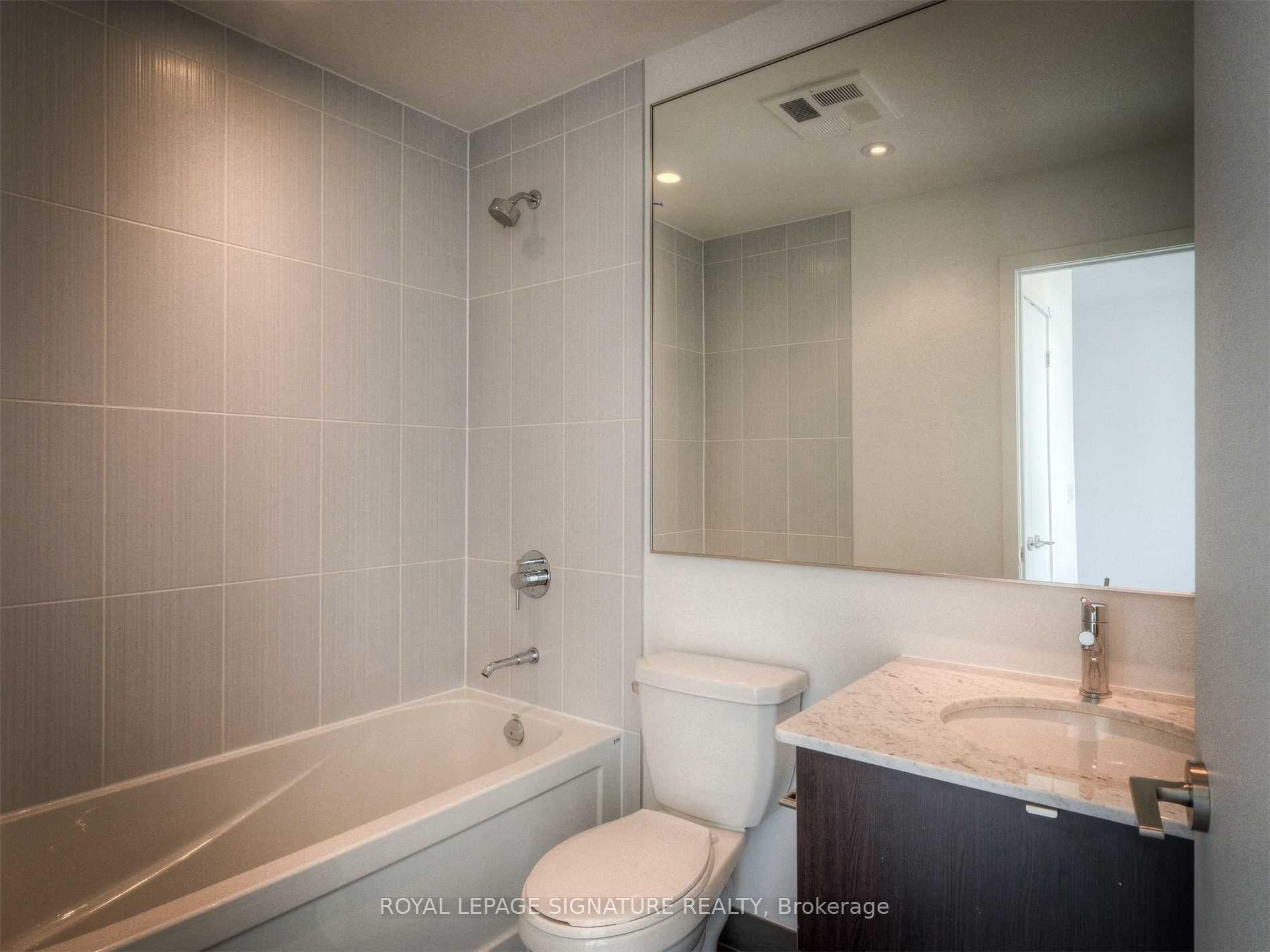 2712-170 Fort York Boulevard, Toronto, ON - Indoor Photo Showing Bathroom