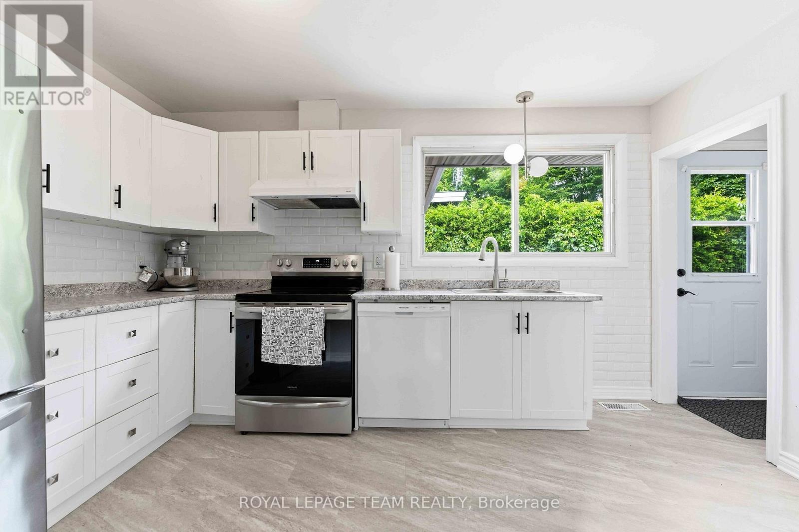 1155 Agincourt Road, Ottawa, ON