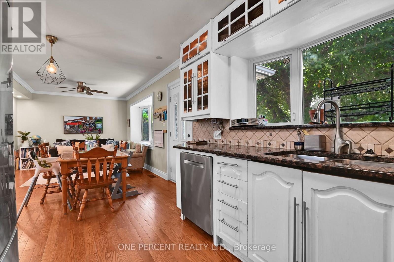 484 Mutual Street, Ottawa, ON - Indoor